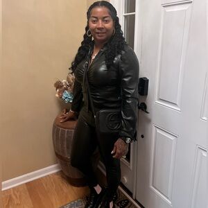 Meet your Posher, Mee-Mee